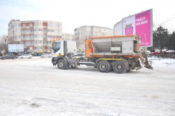Angajaţii de la Polaris, de dimineaţa până seara pe străzi